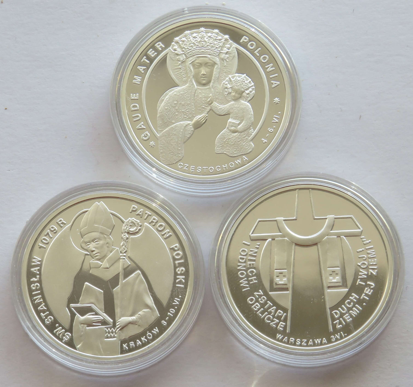 Pozytywka (grająca Barkę) z 3 srebrnymi numizmatami